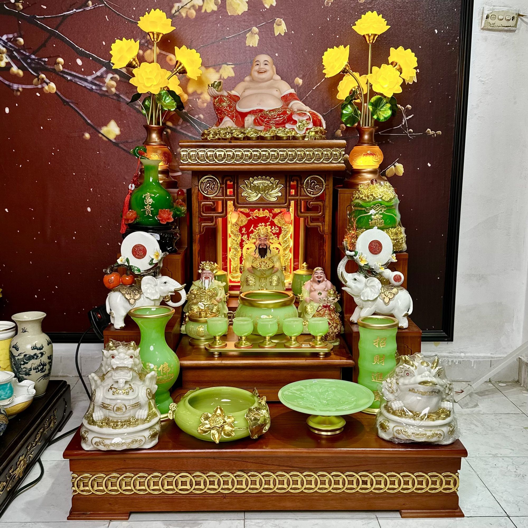 bố trí bàn thờ thần tài