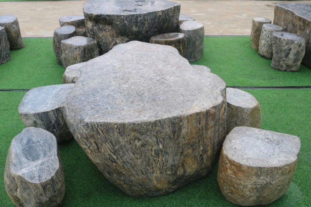 bàn đá tự nhiên